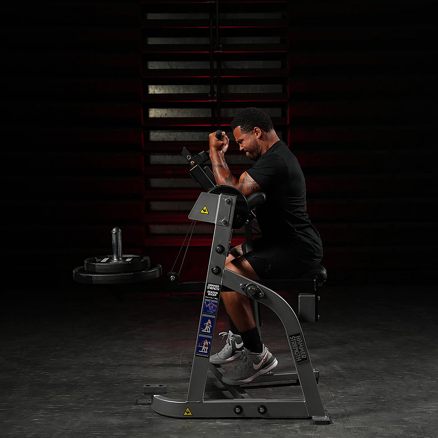145900-Hammer-Strength-Plate-Loaded-Seated-Biceps-afbeelding-2