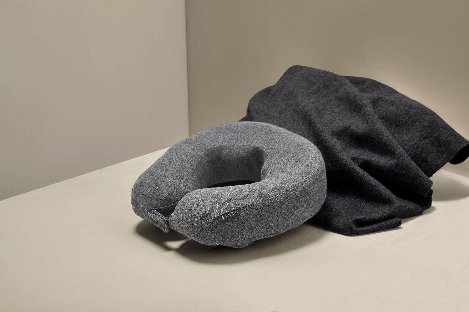 113333-Synca-nekMo-reiskussen-grijs-afbeelding-3