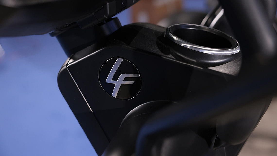 95438-Life-Fitness-crosstrainer-elliptical-Integrity-SE4-24-inch-console-zwart-afbeelding-6