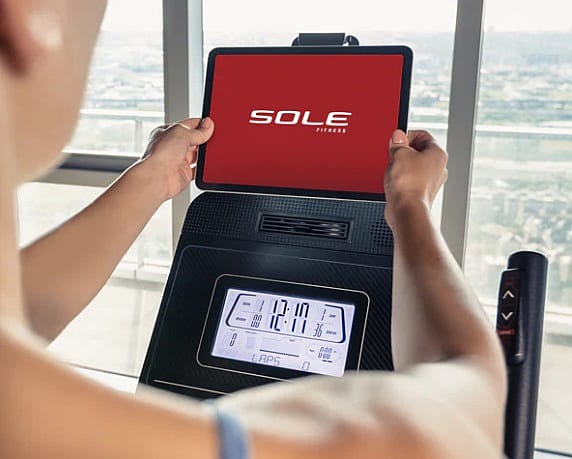 71556-Sole-Fitness-Crosstrainer-E25-Elliptical-afbeelding-9