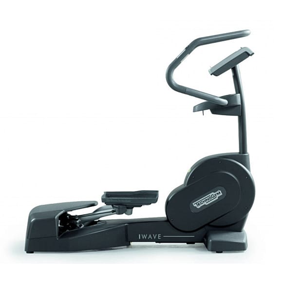 107848-Technogym-lateral-trainer-Wave-Excite-700i-zwart-gebruikt-afbeelding-1